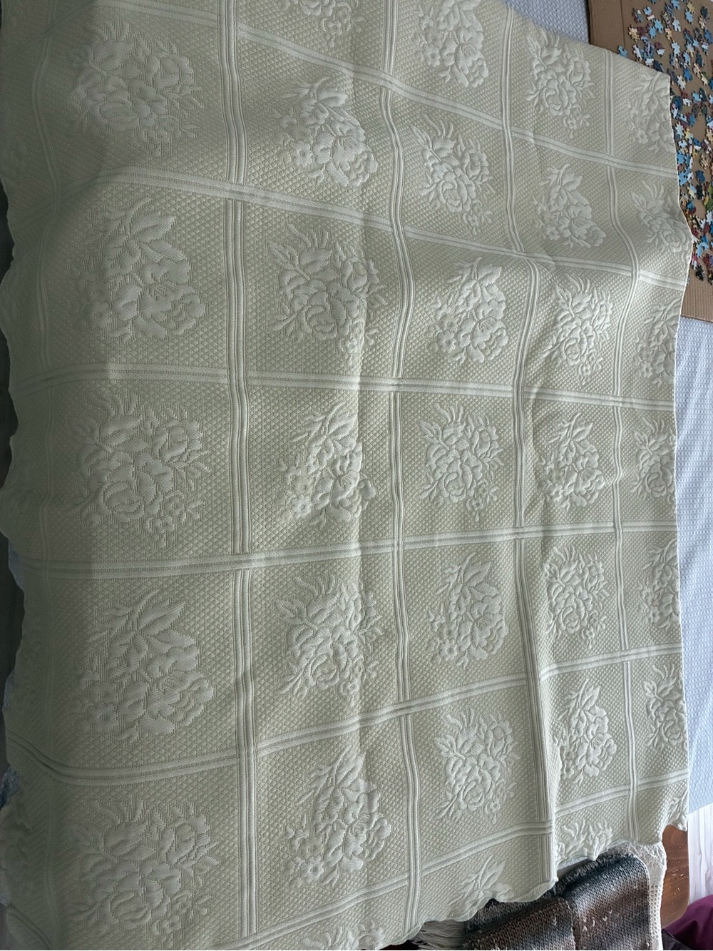Cream Floral Matelassé Coverlet Martha’s Stewart. Measures 84” x 96” Never used.